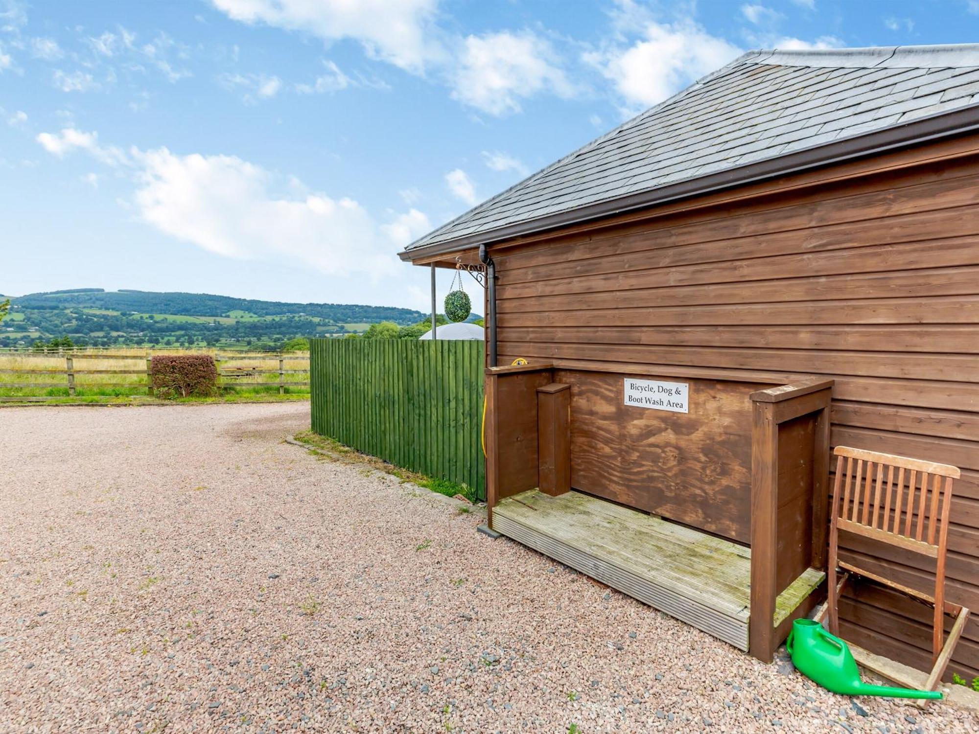 The Stables Villa Forden Luaran gambar
